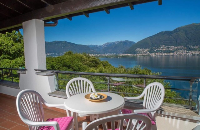 Holiday apartment Vira for 1 - 4 persons with 2 bedrooms - Holiday apartment in one or multi-family