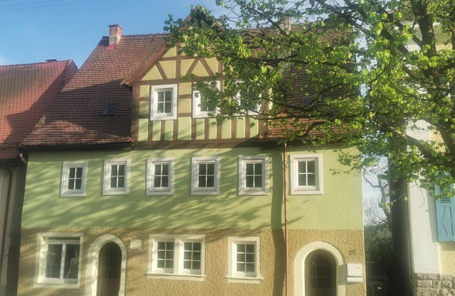 Holiday Apartment "Wohnen Im Denkmal" with Mountain View & Wi-Fi