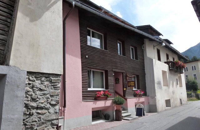 Holiday apartment Zernez for 1 - 4 persons with 2 bedrooms - Holiday apartment