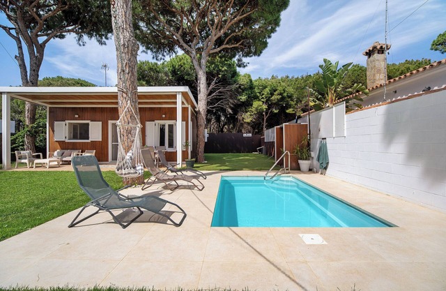 Holiday Home 'La Pinaleta' with Private Pool, Private Terrace and Wi-Fi