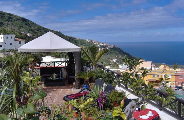 Holiday flat "Apartamentos Monasterio de San Antonio No. 3" with wifi and sea view - Adults only