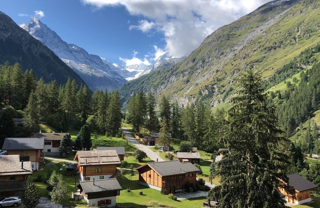 Holiday flat with a view of the 4000 metre peaks
