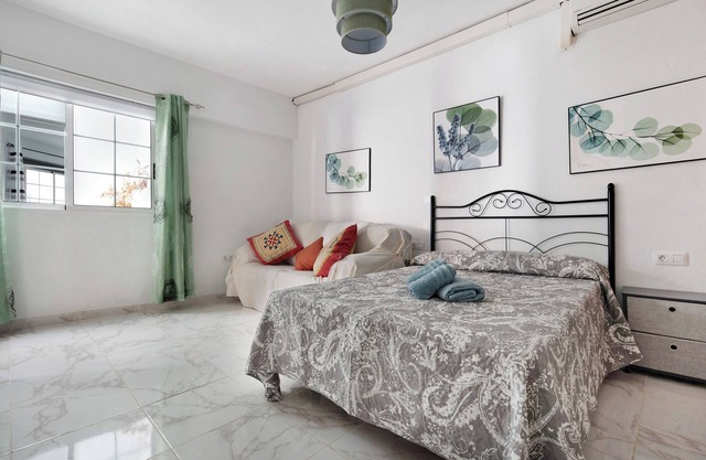 Holiday Home Casa Auxilia with Sea View, Fast Wi-Fi & A/C