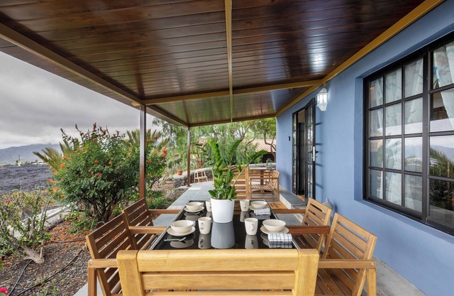 Holiday Home 'El Mirador Del Atlántico' with Sea View, Wi-Fi and Air Conditioning