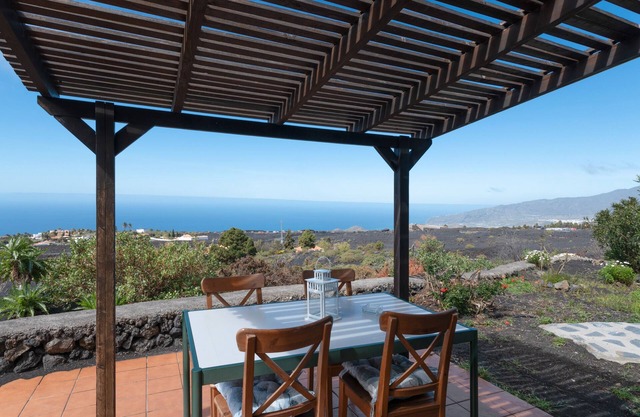 Holiday Home 'El Sueño De Orión' with Mountain View, Wi-Fi and Air Conditioning