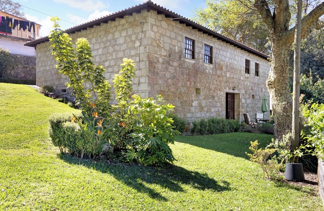 Holiday Home 'Do Sobreiro' with Mountain View, Private Pool and Wi-Fi