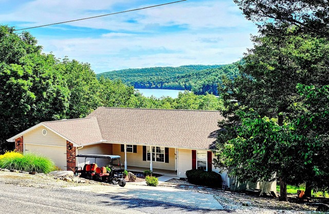 Holiday Haven On The Island! nSleeps 12! Fire pit! 6-Seater Golf Cart option!