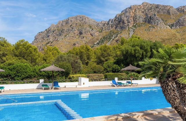 Holiday Home Garballo with Garden, Terrace, A/C, Wi-Fi & Shared Pool