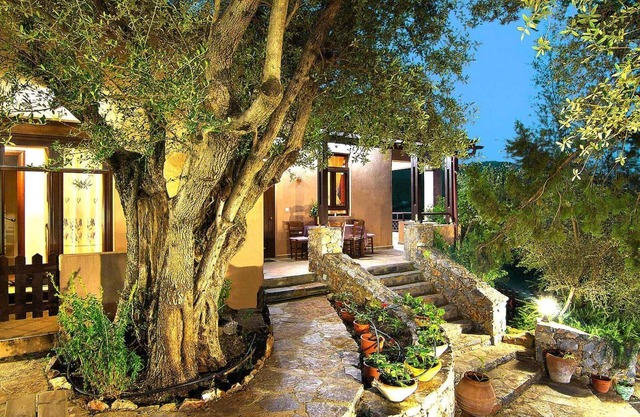 Holiday home with pool
