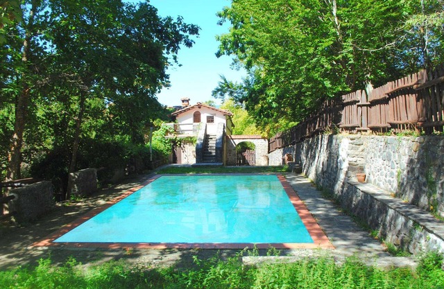 Holiday home with shared pool