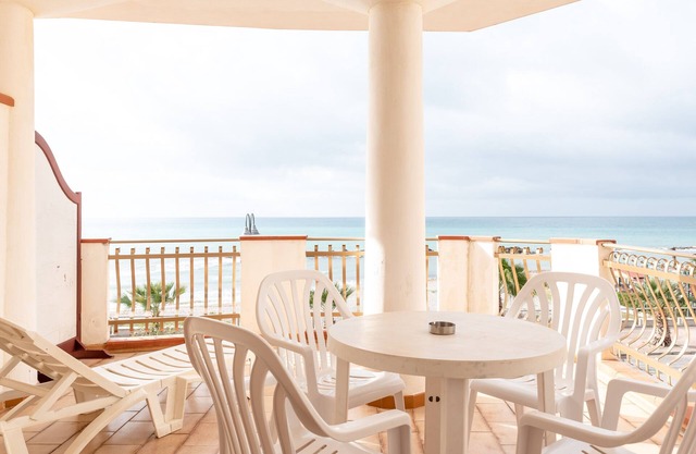 Holiday Home 'Appartamento D - Le Terrazze' with Sea View, Wi-Fi and Air Conditioning