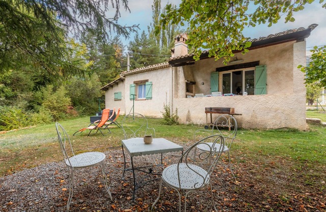 Holiday Home 'Aux Portes Des Gorges Du Verdon' with Mountain View, Private Terrace and Garden