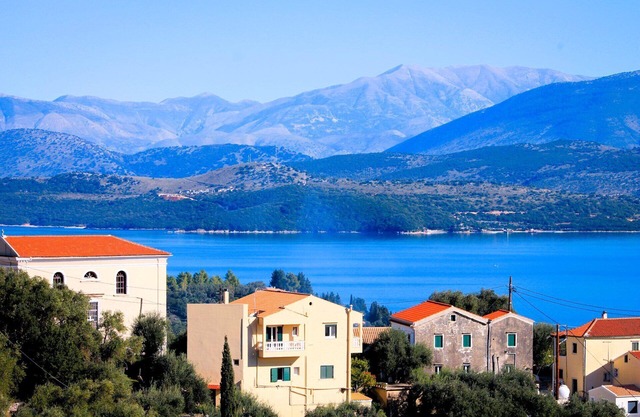 Holiday Home 'Bakers House' with Sea View, Balcony and Wi-Fi