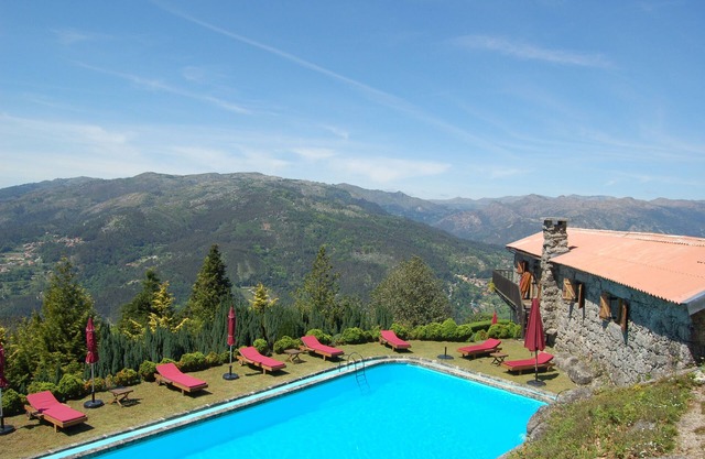 Holiday Home 'Casa Do Gêres' with Lake View, Private Pool and Wi-Fi