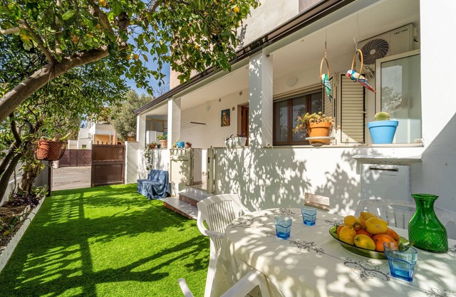 Holiday Home "Casa Gio" with Shared Garden & Wi-Fi