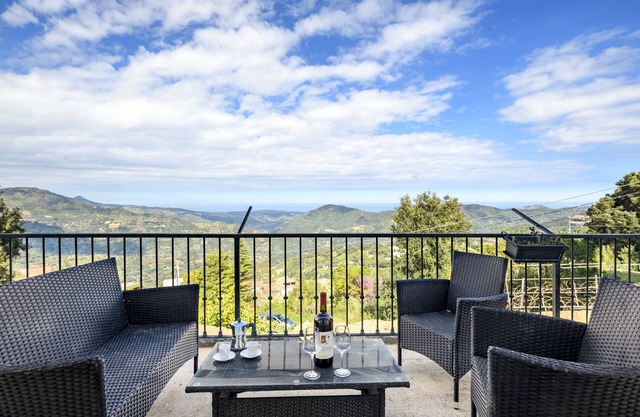 Holiday Home "Casa Jerzu S'essia de su santu" with Sea View, Garden & Wi-Fi