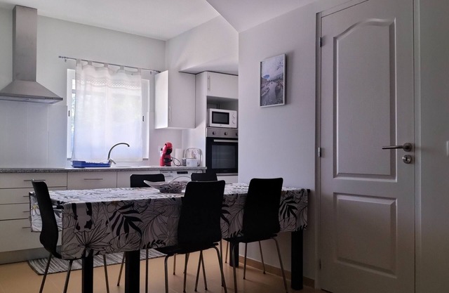 Holiday Home 'Casa T3 Área Metropolitana do Porto' with Mountain View, Shared Terrace and Wi-Fi