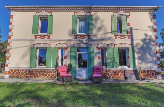 Holiday Home 'Domaine Les Maisons Des Houssats' with Shared Pool, Private Terrace and Wi-Fi