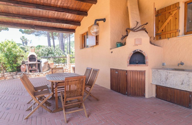 Holiday Home "Domus Mea" with Sea View, Wi-Fi, Garden & Terrace