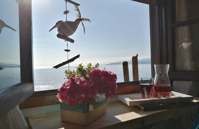 Holiday Home 'El Canto De Las Gaviotas' with Sea View, Balcony and Wi-Fi