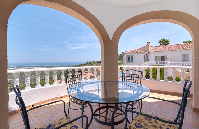Holiday Home 'Chalet Tossal Gros' with Sea View, Wi-Fi and Air Conditioning