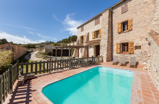 Holiday Home 'El Cup' with Mountain View, Shared Pool and Wi-Fi