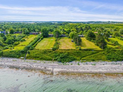 Holiday Home Eyer - 20m from the sea by Interhome