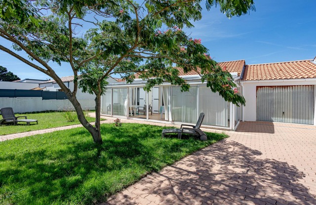 Holiday Home 'Maison Avec Jardin 400m Du Centre' with Garden and Wi-Fi