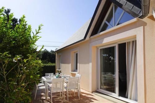 Holiday Home in Normandy near Sandy Beach
