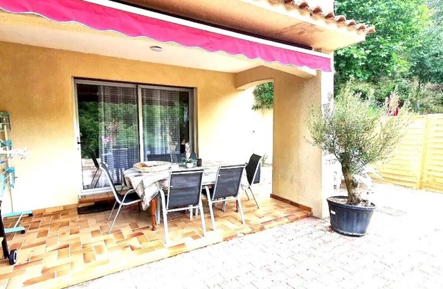 Holiday Home 'Gite Au Rocher' with Private Pool, Private Terrace and Wi-Fi