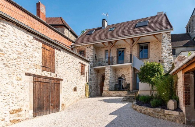 Holiday Home 'Gîte La Voisine' with Private Terrace, Wi-Fi and Air Conditioning