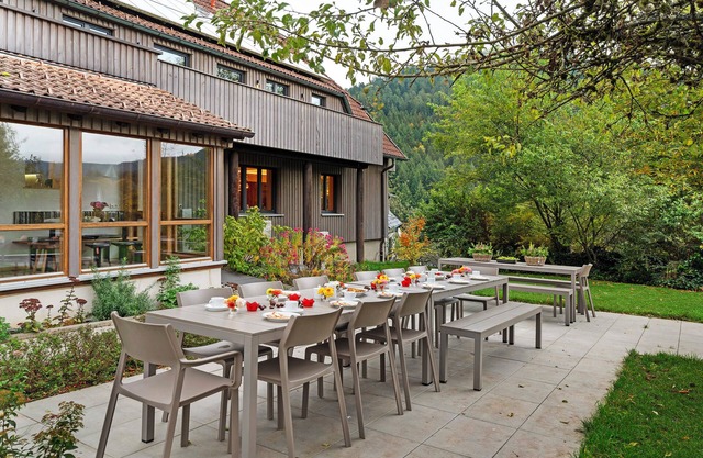 Holiday Home 'Gruppenhaus Baiersbronn Lug Ins Tal' with Mountain View, Private Terrace and Wi-Fi