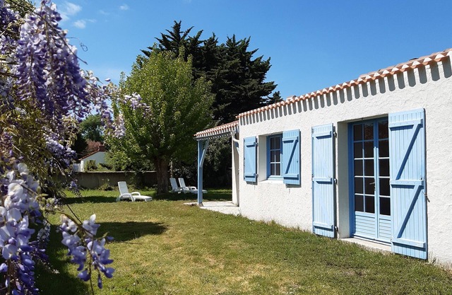 Holiday home in Barbâtre - Close to beach - Pets allowed