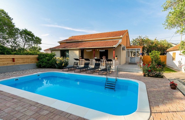 Holiday Home in Zemunik Donji with Private Pool