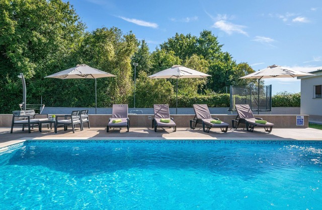 Holiday Home in Prodol with Private Pool