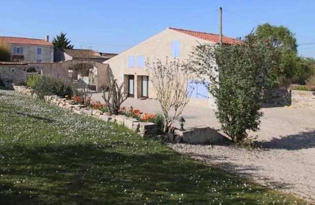 Holiday Home 'L' Oléronaise' with Private Terrace and Private Garden