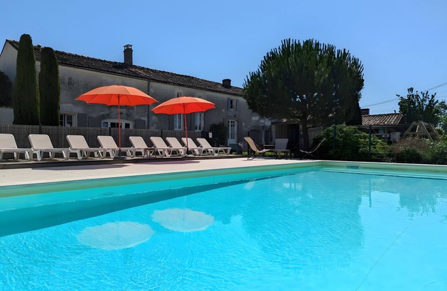 Holiday Home 'La Bonne Chauffe' with Shared Pool, Private Terrace and Wi-Fi