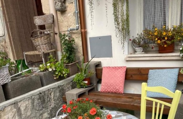 Holiday Home 'La Casetta' with Sea View, Wi-Fi and Air Conditioning