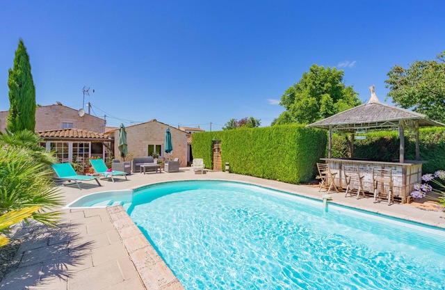 Holiday Home 'La Desirade' with Private Pool, Private Terrace and Wi-Fi