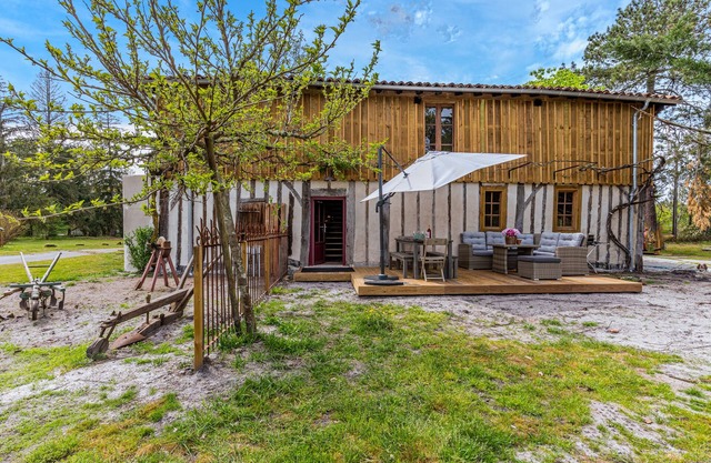 Holiday Home "La Grange" with Shared Pool & Wi-Fi