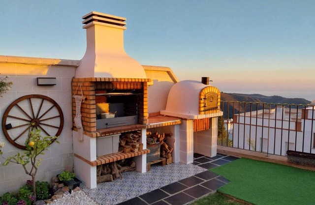 Holiday Home 'La Mafalda' with Sea View, Private Terrace and Air Conditioning