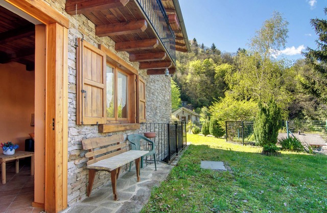 Holiday Home 'Lake and Mountain Holiday' with Mountain View, Private Garden and Wi-Fi