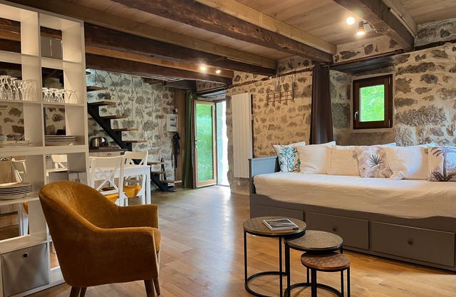 Holiday Home 'Le Chant Du Grillon' with Wi-Fi