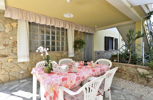 Holiday Home Le Cicale close to the Beach with Terrace