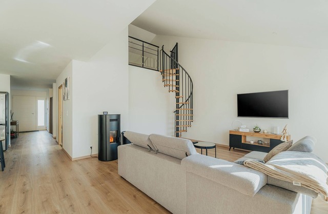 Holiday Home 'Maison Avec Jardin Proche Dinan' with Private Terrace, Private Garden and Wi-Fi