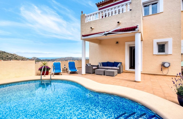 Holiday Home 'Maya' with Sea View, Wi-Fi and Air Conditioning