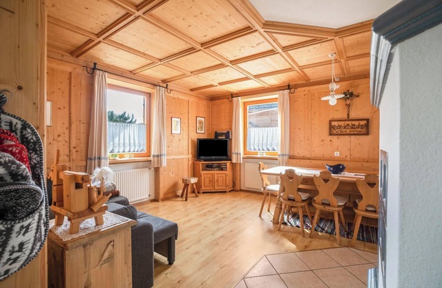 Holiday Home 'Mendelhaus' with Mountain View, Private Garden and Wi-Fi