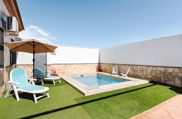 Holiday Home 'Miró' with Mountain Views, Private Pool, Wi-Fi and Air Conditioning