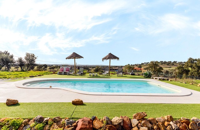 Holiday Home 'Monte Da Masmorra De Baixo - Louro' with Shared Pool, Shared Garden and Wi-Fi