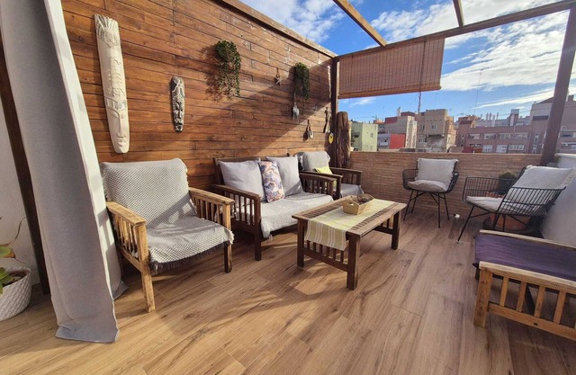 Holiday Home 'Oasis De Valencia' with Private Terrace, Wi-Fi and Air Conditioning
